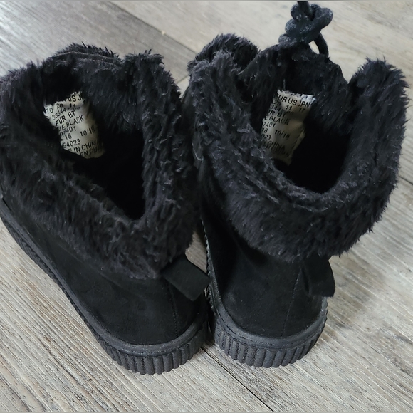 COPY - Gap Toddler Girls Suede PomPom Lace Up Boots- Black - Picture 5 of 7